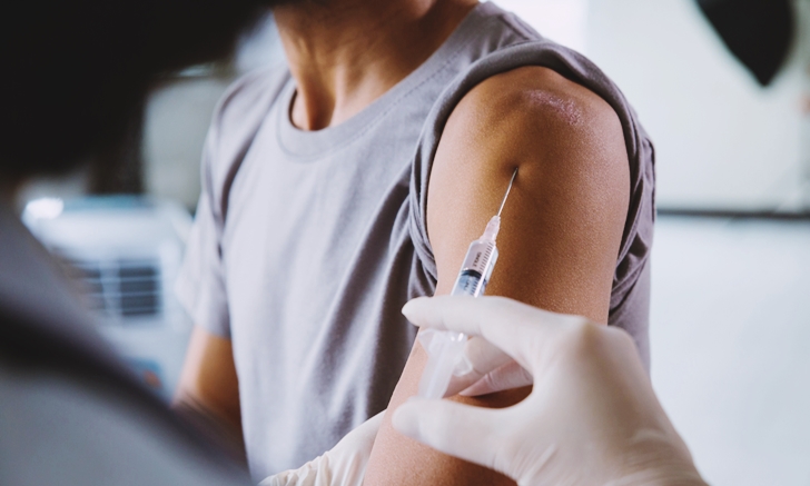 วัคซีน “มะเร็งปากมดลูก” กับเหตุผลที่ “ผู้ชาย” ควรฉีด