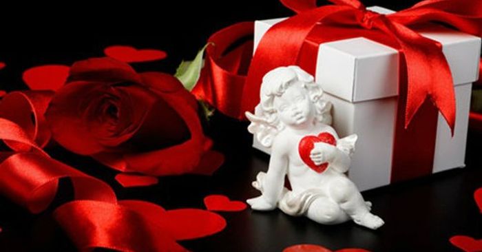 15 ของขวัญวาเลนไทน์ Valentine's Day ที่คู่รักนิยมให้กันเพื่อแทนใจ