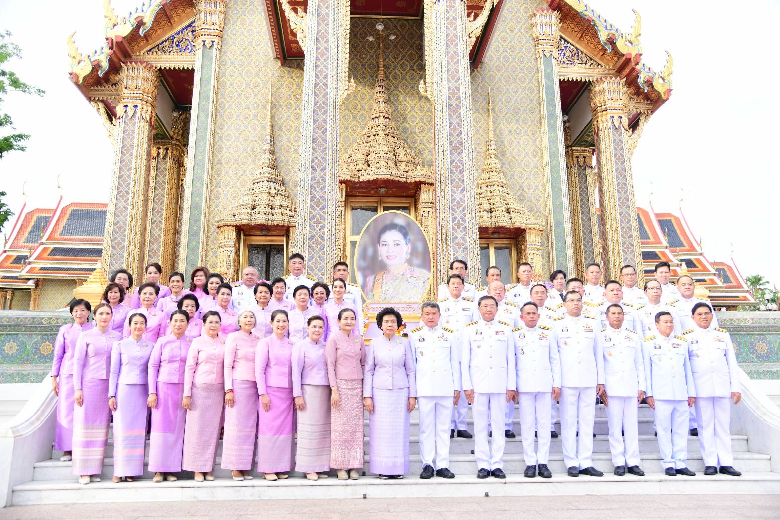 MEA ร่วมพิธีทำบุญตักบาตรถวายพระราชกุศลและถวายพระพร เนื่องในโอกาสวันเฉลิมพระชนมพรรษา สมเด็จพระนางเจ้า ฯ พระบรมราชินี