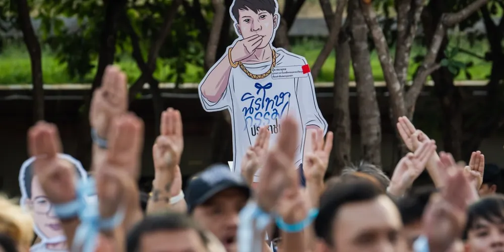 112WATCH คุยกับศูนย์ทนายความเพื่อสิทธิมนุษยชนว่าด้วยแคมเปญนิรโทษกรรมประชาชน | ประชาไท Prachatai.com